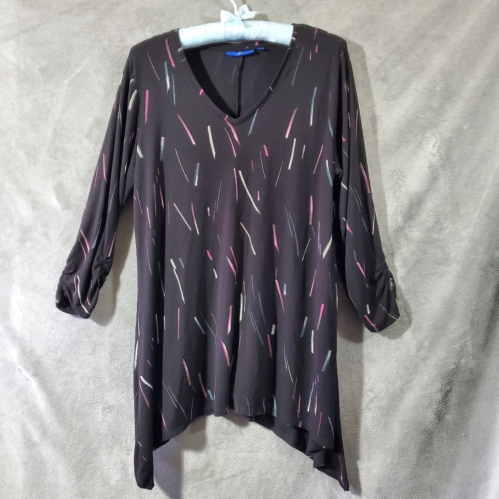 Apt 9 V-neck Asymetrical Side Hem 3/4 Sleeve Top Black L